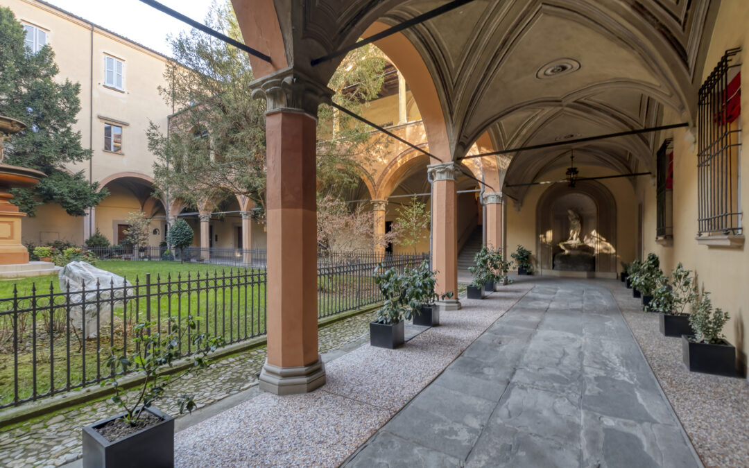 Ufficio di prestigio, in palazzo storico, zona Tribunale, Bologna (BO)